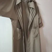 تعدادی مانتو کت ،شومیز ،بارونی زنانه و دخترانه