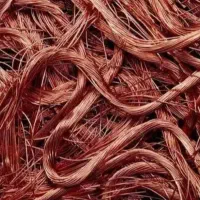 خریدار ضایعات درب منزل با ترازوی دیجیتالی