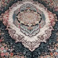 قالی و چرخ خیاطی