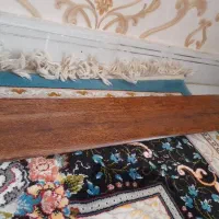 یک شاخه قرنیز دیوار