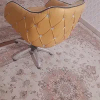 صندلی چرم چرخی