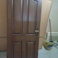 درب سرویس و حمام و اتاق خواب