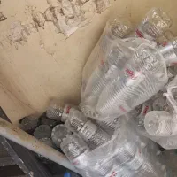 بطری خالی اب معدنی تمیز|ظروف نگهدارنده، پلاستیکی، یکبارمصرف|مشهد, انقلاب|دیوار