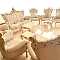 مبل سلطنتی استخوانی تمیز با میز و عسلی