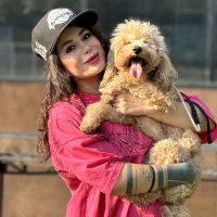 مربی سگ (خانم)