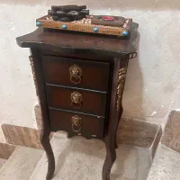 میز تلفن بسیار تمیز|میز تلفن|لاهیجان, طالقانی|دیوار