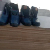 کفش ایمنی|کیف، کفش، کمربند|میانه, |دیوار