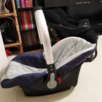 سیسمونی و صندلی ماشین