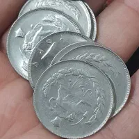 مقداری سکه جمهوری و شاهی و خارجی