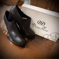 نیم بوت چرم پاشنه ۵ سانت سایز ۳۹ قالب استاندارد