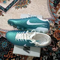 کفش ورزشی استوک دار