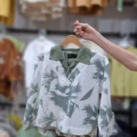 واگزاری مغازه پوشاک بچه گانه|فروشگاه و مغازه|میبد, |دیوار