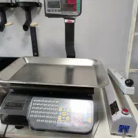 یه تعداد قفسه حبوبات با سیلو. ترازو به فروش میرسد|فروشگاه و مغازه|رشت, حمیدیان|دیوار