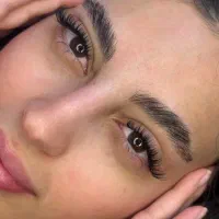 خدمات اکستنشن مژه با قیمت استثنایی.