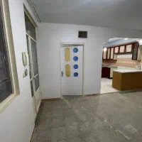 خانه طبقه اول حیاط دار