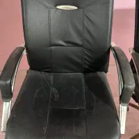 «میز و سه صندلی »