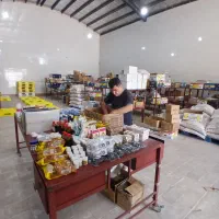 حسابدار خانم یا آقا یا منشی با روابط عمومی