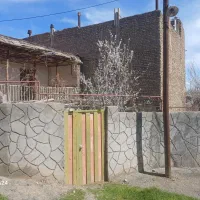خانه-کلنگی-روستایی-سقف-چوب-دوطبقه