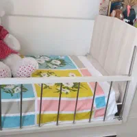 تخت وکمدنوزادنوجوان