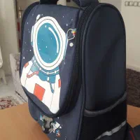 کوله مدرسه فضانورد