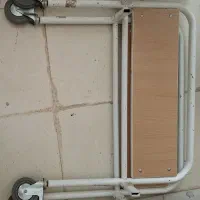 تخت بیمار  چرخ دار تا شو  و یک تخت یک نفره|تخت و سرویس خواب|شیراز, کرونی(خاتونک)|دیوار