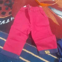 چند دست لباس بچگانه