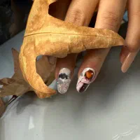 آموزش تخصصی کاشت و طراحی ناخن