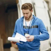 نیسان مسقف جهت توزیع موادغذایی