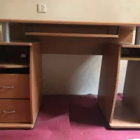 میز کامپیوتر در حد نو