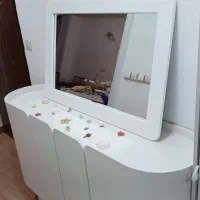 کنسول چوبی همراه با آینه
