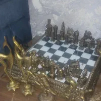 برنز، کنار بزاره بخاطر  اسباب کشی