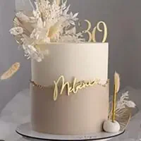فروشنده و همکار  خانم برای شیرینی فروشی