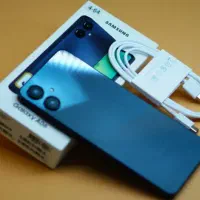 A06|موبایل|میانه, |دیوار