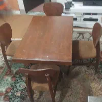 میز غذا خوردی