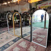 آینه فلزی قدی ساده و پنجره ای