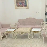مبلمان ۷ نفره همراه میزوسط و عسلی و رومیزی.