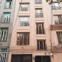 ساختمان-4-طبقه-دربست-واقع-در-خ-5-نیروهوایی