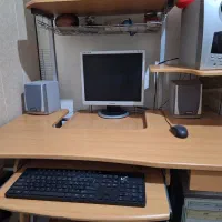 کامپیوتر به همراه باند و میز ، کیس و ضبط