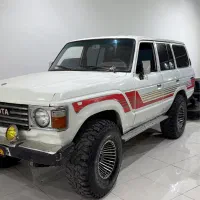 تویوتا لندکروز