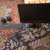 کامپیوتر و میزو صندلی