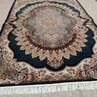 چند عدد قالی تر تمیز به بفروش میرسد