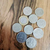 چندین سکه عتیقه ای