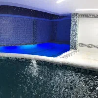 ویلا باغ 550 متری با استخر گرم و سونا