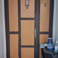 در دو لنگه آپارتمانی