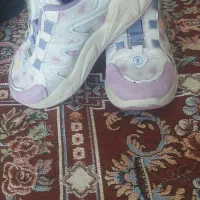 کفش اسپورت دخترانه در حد نو|کفش و لباس بچه|کیار, |دیوار