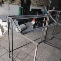 دوعدد میز اهنی