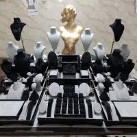 دکور طلافروشی ویترین طلا فروشی،مانکن طلا جعبه طلا