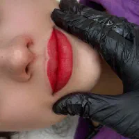 آرایش دائم شیدینگ لب و خط چشم و بن مژه