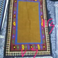 دو عدد گلیم و یک عدد نمد بشم شتر