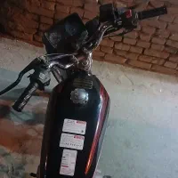 هندا۲۰۰ زمرد کاربارات اصلی